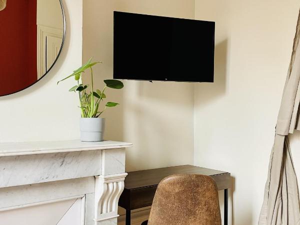 Appartement Colodge - Fourneyron : photo 6 de la chambre chambre double avec balcon