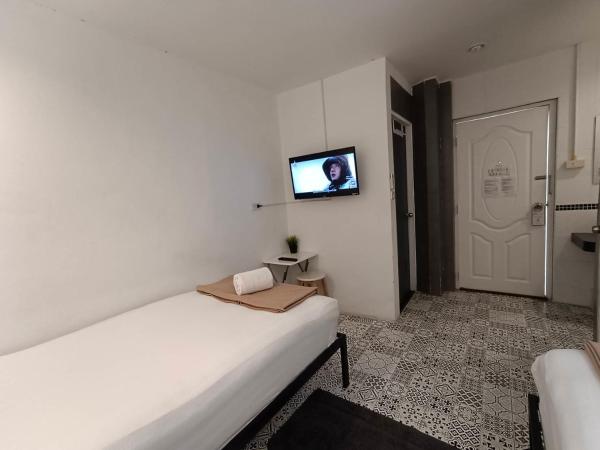 Chino Town at Yaowarat Phuket - SHA Plus : photo 3 de la chambre chambre lits jumeaux standard
