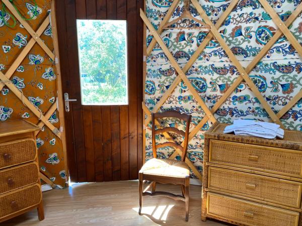 Yourte à La Campagnette : photo 5 de la chambre tente