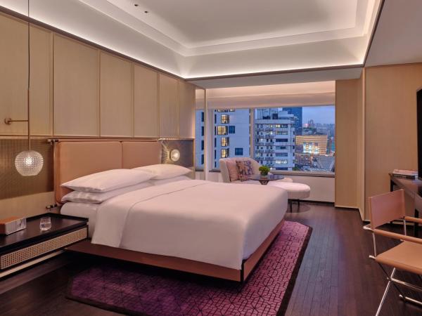 Hyatt Centric Zhongshan Park Shanghai : photo 1 de la chambre suite lit king-size exécutive