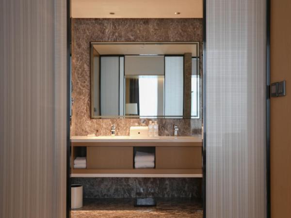 The Westin Wuhan Hanyang : photo 2 de la chambre suite lit king-size premier