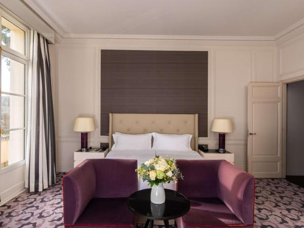 Waldorf Astoria Versailles - Trianon Palace : photo 1 de la chambre chambre lit king-size deluxe - palace 5 Étoiles - vue sur jardin