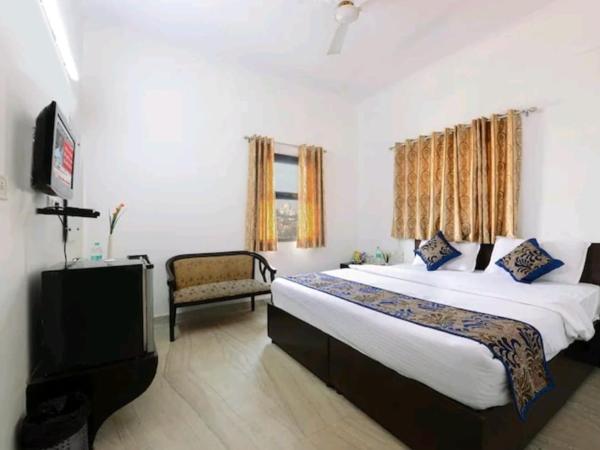 Hotel The First by Goyal Hoteliers : photo 8 de la chambre chambre double avec salle de bains privative