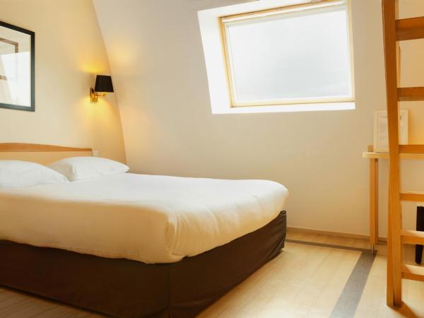 Logis Hôtel Beauséjour Colmar : photo 5 de la chambre chambre familiale classique