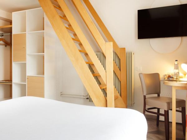 Logis Hôtel Beauséjour Colmar : photo 3 de la chambre chambre familiale classique