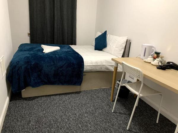 Warren Street Guest House : photo 6 de la chambre chambre double avec salle de bains commune