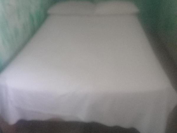 Hostal Bravo Vallarta : photo 1 de la chambre chambre double avec salle de bains commune