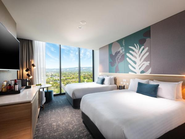 Crowne Plaza Adelaide, an IHG Hotel : photo 2 de la chambre 2 double beds premium adelaide hill view