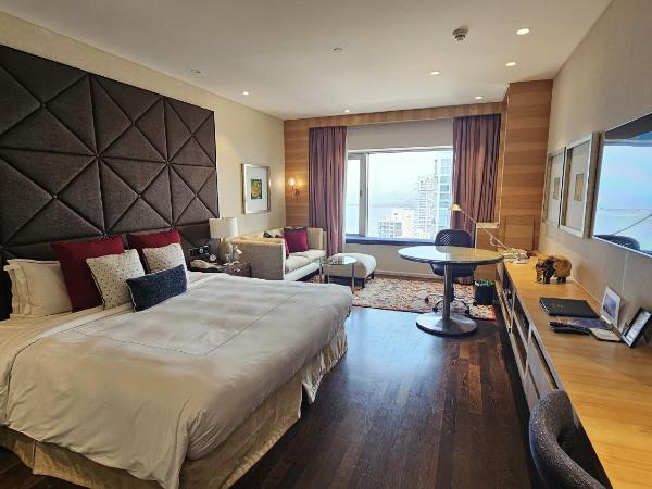 Taj Lands End : photo 7 de la chambre chambre double taj club - transfert aéroport aller simple, goûter gratuit, cocktails en soirée et thé/café 24h/24 au salon club taj, service de majordome