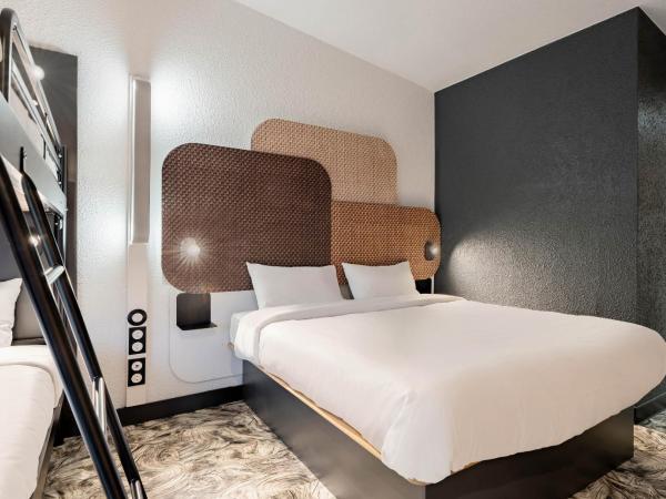 B&B HOTEL Valenciennes Sud : photo 6 de la chambre chambre familiale