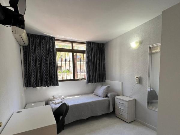 Hostal Guerra : photo 3 de la chambre chambre simple standard avec salle de bains commune