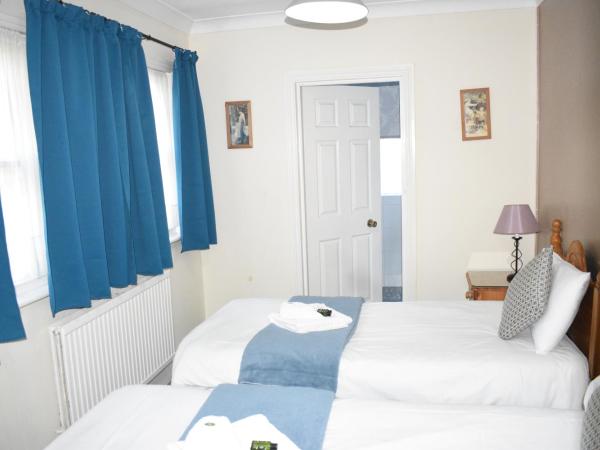 Pickwicks Guest House : photo 7 de la chambre chambre lits jumeaux standard