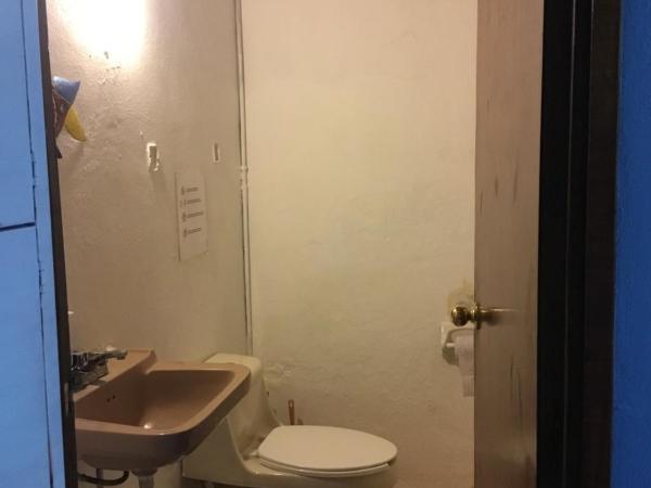 Hostal Luz de Luna Nuyoo : photo 4 de la chambre chambre double standard avec salle de bains commune