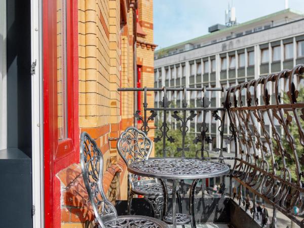 The Villa : photo 3 de la chambre chambre double avec balcon