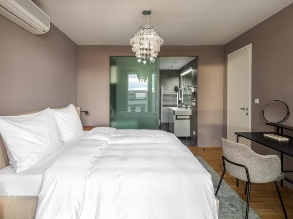 Karlin Residence by TKC : photo 8 de la chambre appartement supérieur avec balcon