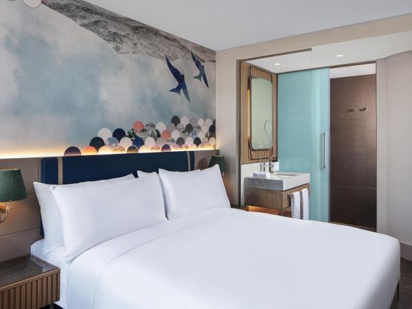 Lokalist, Istanbul, a Tribute Portfolio Hotel : photo 3 de la chambre chambre lit king-size deluxe - vue sur bosphore