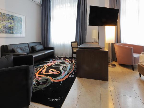 DEVIN Art Hotel : photo 4 de la chambre suite junior