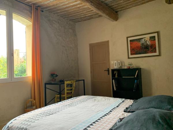 BROSSARD : photo 10 de la chambre chambre double - vue sur piscine