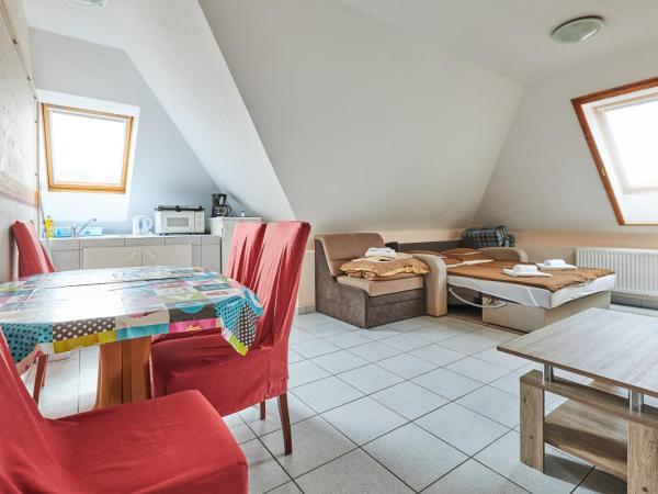 ADA Apartmanház : photo 7 de la chambre suite familiale