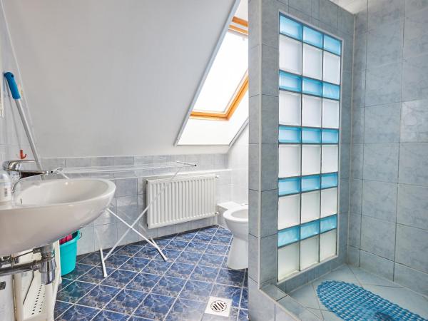 ADA Apartmanház : photo 9 de la chambre suite familiale