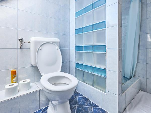 ADA Apartmanház : photo 10 de la chambre suite familiale