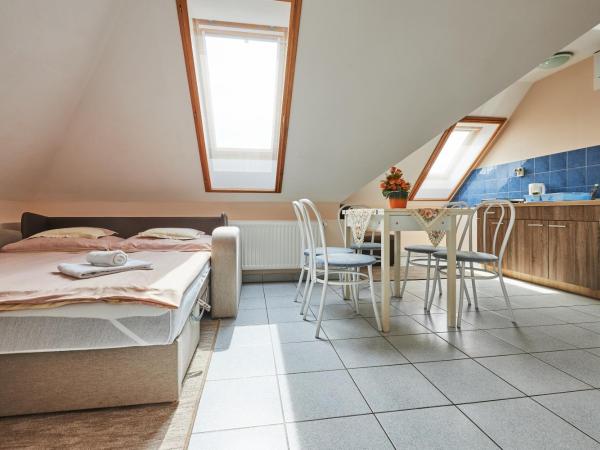 ADA Apartmanház : photo 3 de la chambre suite familiale