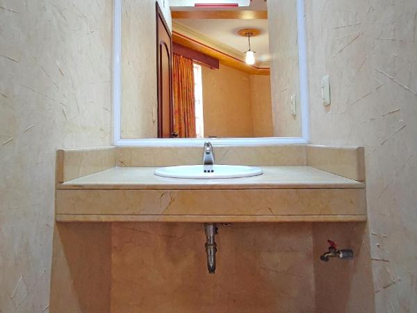 Auto Hotel Estrella del Sur : photo 5 de la chambre chambre lit king-size deluxe