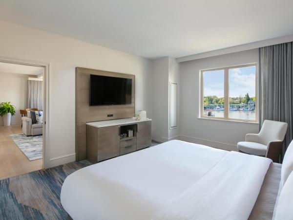 The Westin Sacramento Riverfront Hotel & Spa : photo 5 de la chambre suite montecarlo 1 lit king-size avec balcon - vue sur rivière