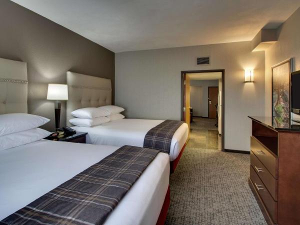 Drury Inn & Suites San Antonio Northwest Medical Center : photo 4 de la chambre suite avec 2 lits queen-size