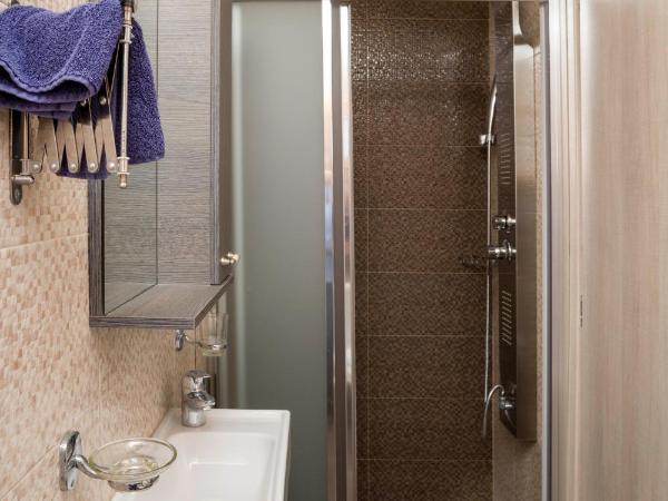 Afroditi : photo 7 de la chambre chambre lit king-size - vue sur montagne