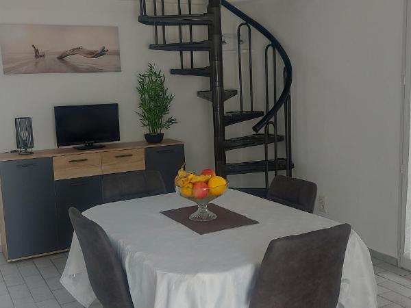 Residence Riviera : photo 4 de la chambre mini villa avec terrasse (4 adultes)