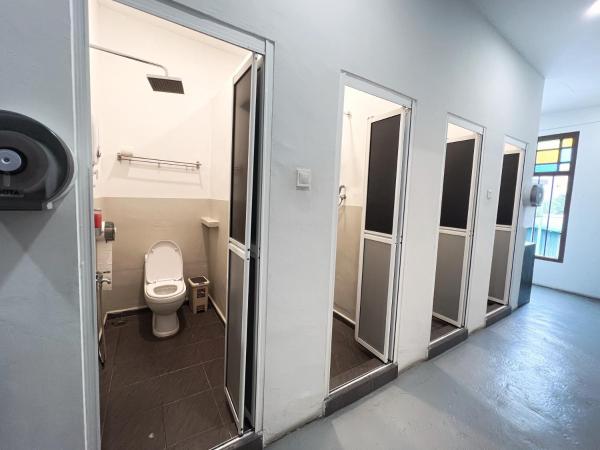 Sleep Here Hostel, Melaka : photo 9 de la chambre lit superposé dans dortoir mixte