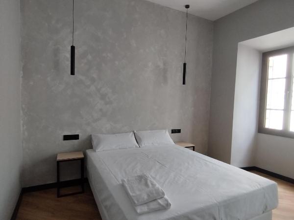 Sweet Sevilla Hostel : photo 3 de la chambre chambre double avec balcon