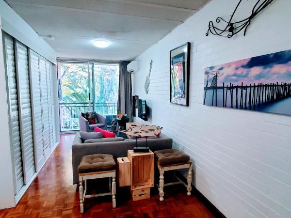 Quaint & Tranquil Subiaco 1 Bedroom Apartment : photo 5 de la chambre appartement - vue sur jardin