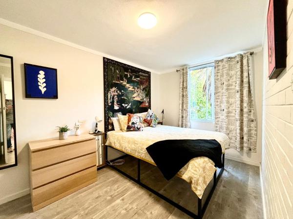 Serenity And Comfort In Subiaco 1 Bedroom Unit : photo 1 de la chambre appartement avec balcon