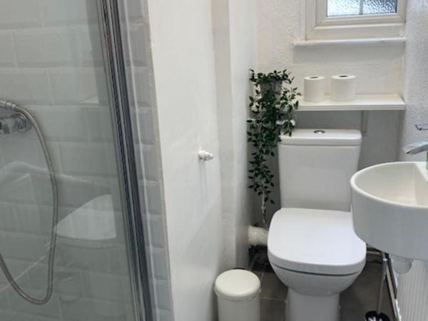 GUEST ROOMS in CAMDEN TOWN : photo 2 de la chambre chambre triple