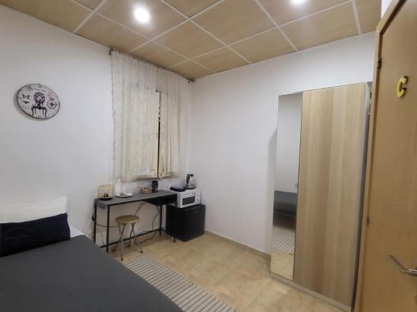 Barcelona Rooms 294 : photo 6 de la chambre chambre simple avec salle de bains privative