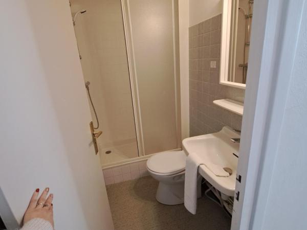 Hôtel Les Mouflons : photo 5 de la chambre chambre quadruple avec balcon