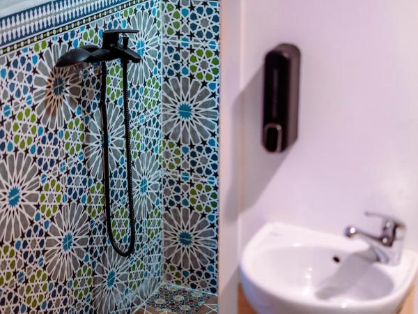 Giraffe Hostel-Sea view Rooftop : photo 3 de la chambre lit simple en dortoir