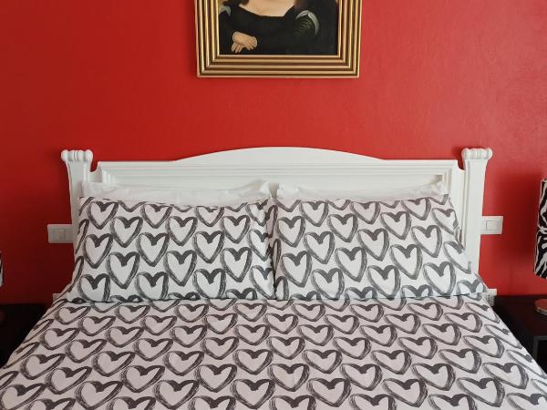 Affittacamere Il Pittoresco : photo 5 de la chambre chambre double ou lits jumeaux avec salle de bains commune