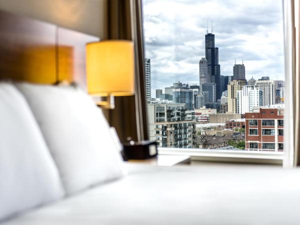 Hyatt Regency McCormick Place : photo 8 de la chambre chambre d'angle lit king-size