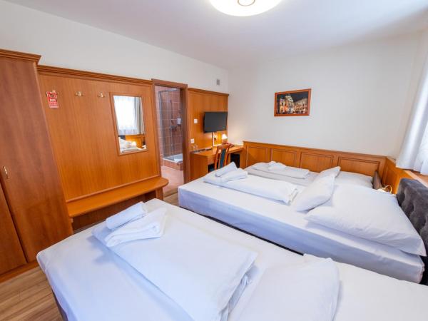 Szinbád Hotel : photo 9 de la chambre chambre double ou lits jumeaux