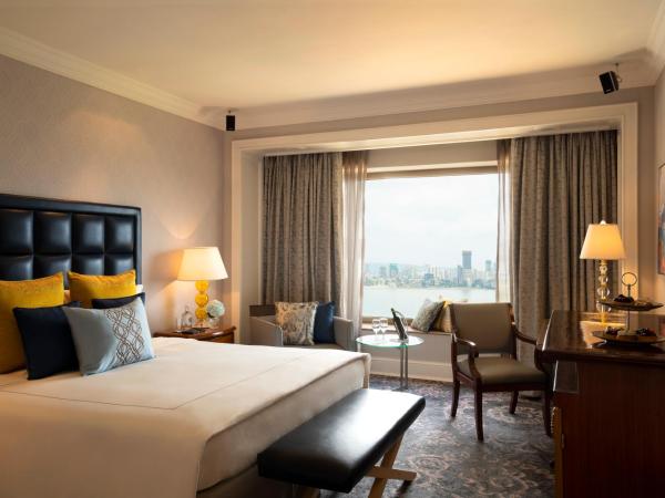 Taj Lands End : photo 5 de la chambre suite exécutive - vue sur piscine - goûter, cocktails en soirée, service de majordome et transfert aéroport aller simple gratuit