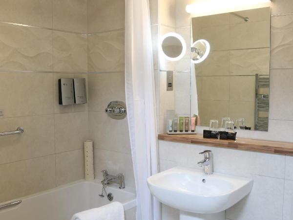 Menlo Park Hotel : photo 5 de la chambre chambre lit king-size avec climatisation