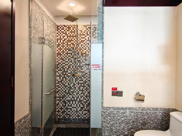 Shengyi Holiday Villa Hotel : photo 2 de la chambre chambre lits jumeaux - vue sur ville