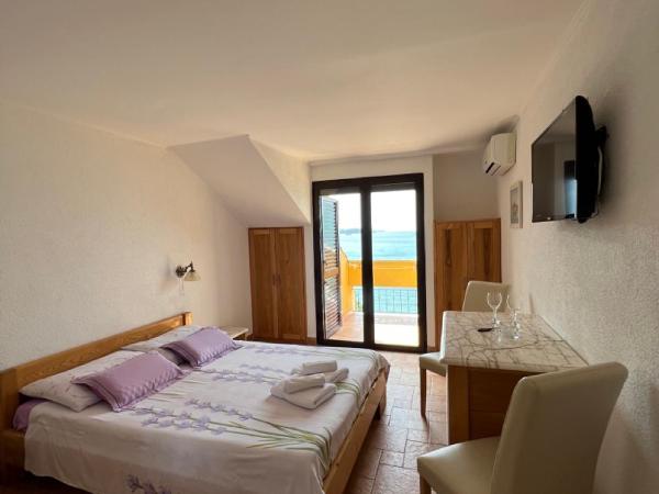 Rooms Figarola : photo 4 de la chambre chambre double avec balcon - vue sur mer