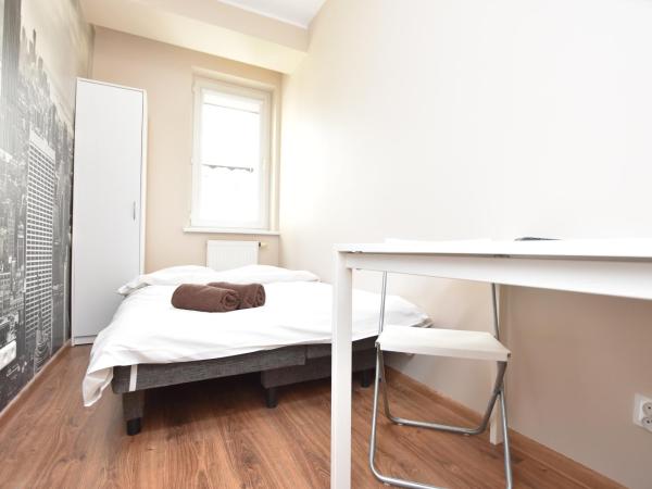 DUKES ApartHostel - pokoje prywatne, RYNEK : photo 1 de la chambre chambre double avec salle de bains commune