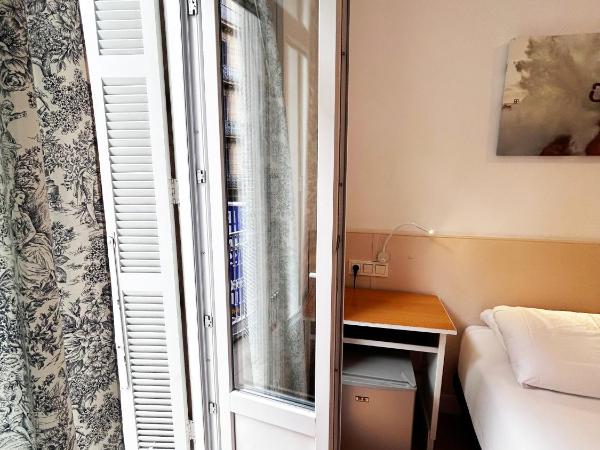 Pensión Régil : photo 5 de la chambre chambre lit queen-size avec balcon