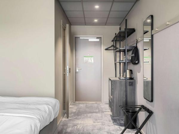 Aiden by Best Western Karlstad Arena : photo 3 de la chambre family room with sofa bed and sea view