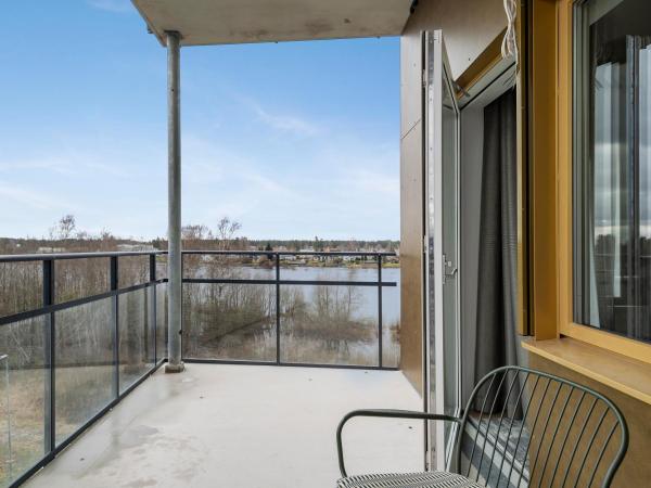 Aiden by Best Western Karlstad Arena : photo 1 de la chambre suite junior avec balcon